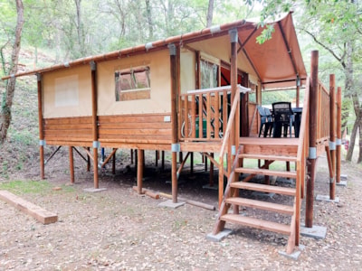 Straw hut on stilts — 1