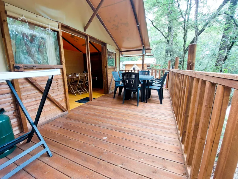 Paillote Avec Salle De Bain Et Cuisine