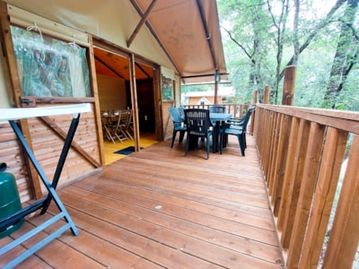 Straw hut on stilts — 9