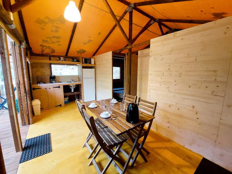 Paillote Avec Salle De Bain Et Cuisine