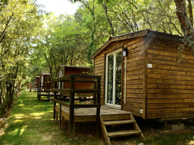 Small hotel chalet with bathroom, no kitchen — 1