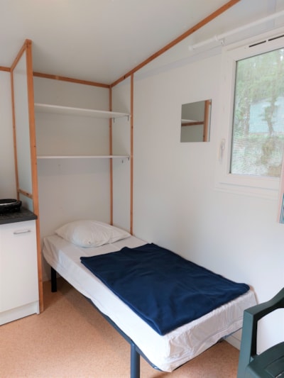 Chalet "Ready to Camp" with small kitchen, no bathroom — 4
