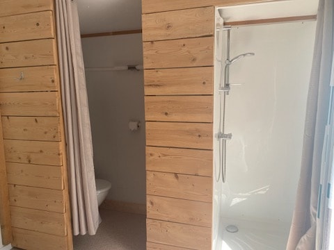 Petit Chalet Hôtelier Avec Salle De Bain, Sans Cuisine