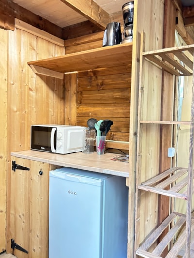 Cabin tent with bathroom and kitchen — 3