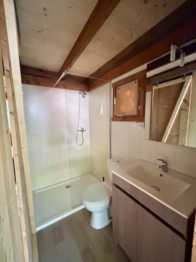 Cabin tent with bathroom and kitchen — 6