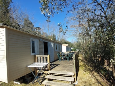 Air-conditioned “Sun Roller” mobile home — 1