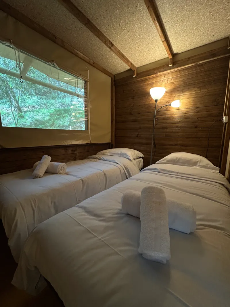 Paillote Avec Salle De Bain Et Cuisine