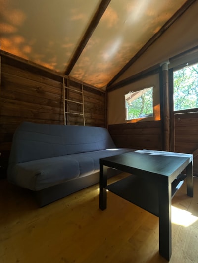 Straw hut on stilts — 7