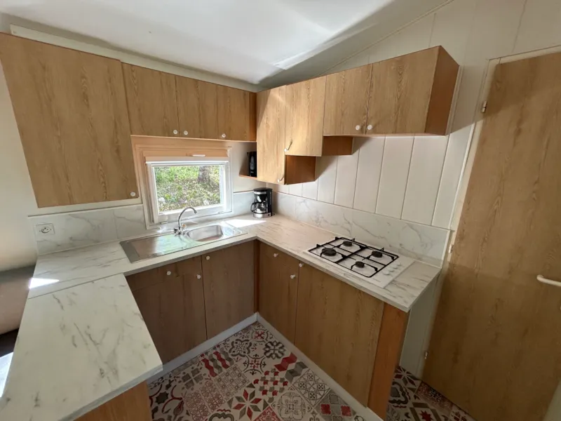 Mobil-Home “Flores” Climatisé Avec Salle De Bain Et Cuisine