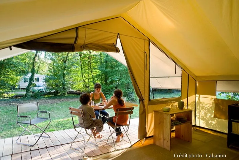 Location - Cabanon Toilé Sans Salle De Bain - Camping  Domaine des Bords de Cèze