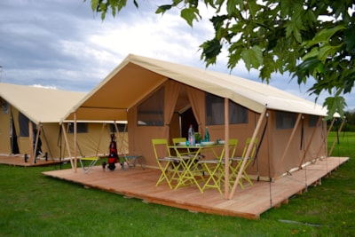 Canvas cabin without bathroom facilities — 2