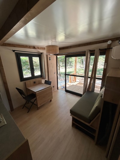 Air-conditioned Moréa XL chalet