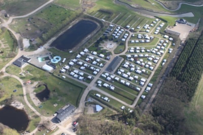 Pitch + tent or caravan