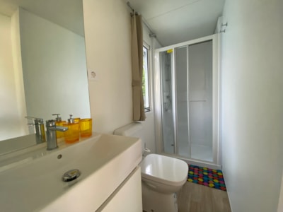 MOBILE-HOME 6 PLACES  WITH TWO BATHROOMS — 3