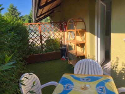 YELLOW BUNGALOW WITH PRIVATE PORCH — 10