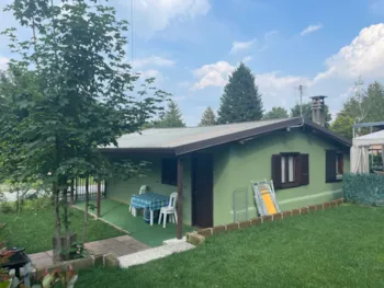 Accommodation - Red Bungalow - Camping Montorfano