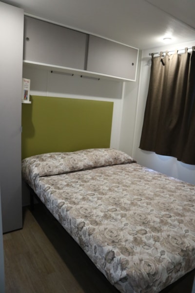 MOBILE-HOME COMFORT WITH TWO BATHROOMS — 6