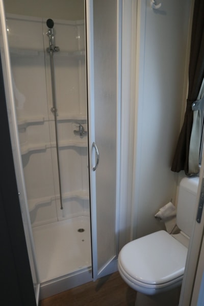 MOBILE-HOME 6 PLACES  WITH TWO BATHROOMS — 4