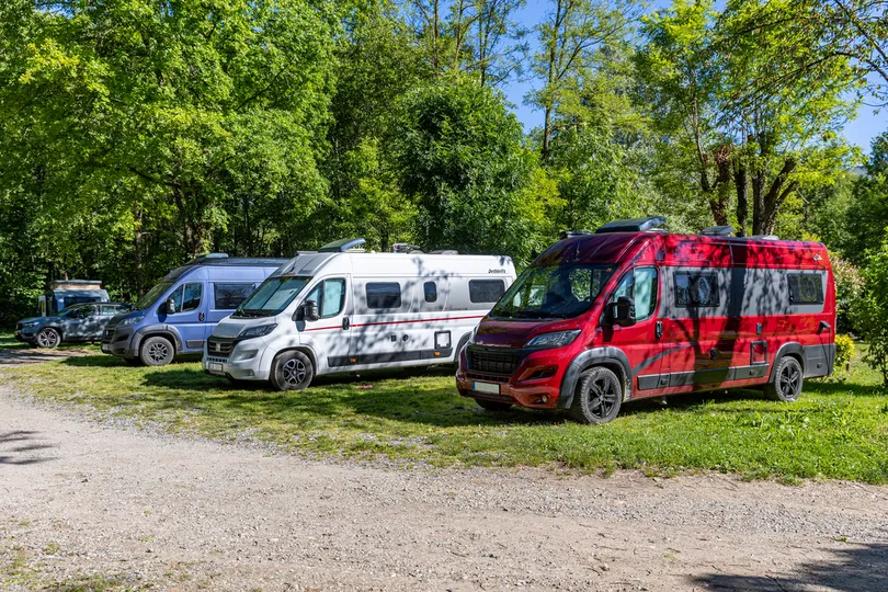 Emplacement - Emplacement De Camping L - Dimensions Larges - Camping Montorfano