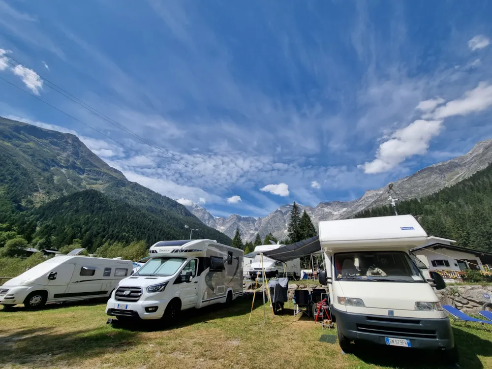 Kampeerplaats(en) - Standplaats Caravan Of Camper - Macugnaga Natural Camping