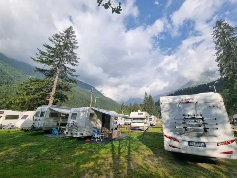 Emplacement Caravane Ou Camping-Car