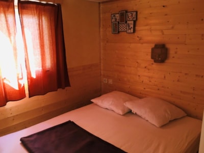 Quiet mobile-home