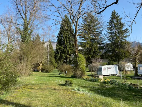 Emplacement - Forfait Emplacement Confort (Elec Incluse) - image n°8 - Camping L'Arc-en-Ciel