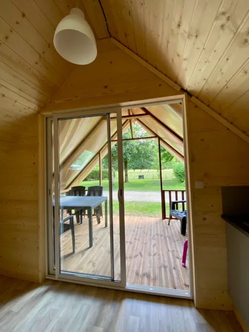 Location - Lodge Toile Et Bois Isolée - 42 - Clim - image n°4 - Camping L'Arc-en-Ciel