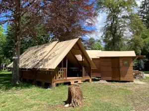 Locatif - Lodge toile et bois isolée - 41 - Clim - Camping L'Arc-en-Ciel