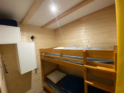 Location - Cottage Famille 4P - 57 - Climatisé - image n°2 - Camping L'Arc-en-Ciel