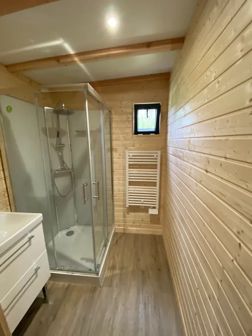 Location - Cottage Famille 4P - 57 - Climatisé - image n°5 - Camping L'Arc-en-Ciel