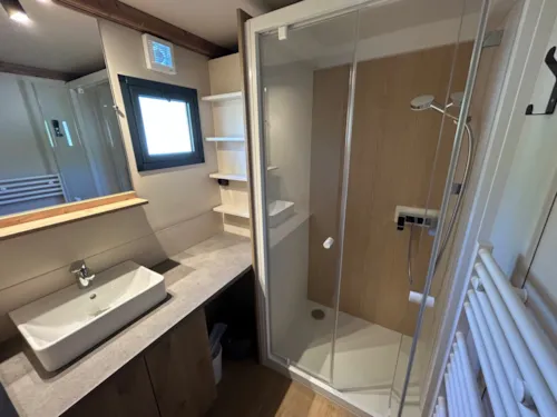 Location - Chalet Le Petit Som - 12 - !!! New 2025 !!! - Clim - image n°5 - Camping L'Arc-en-Ciel