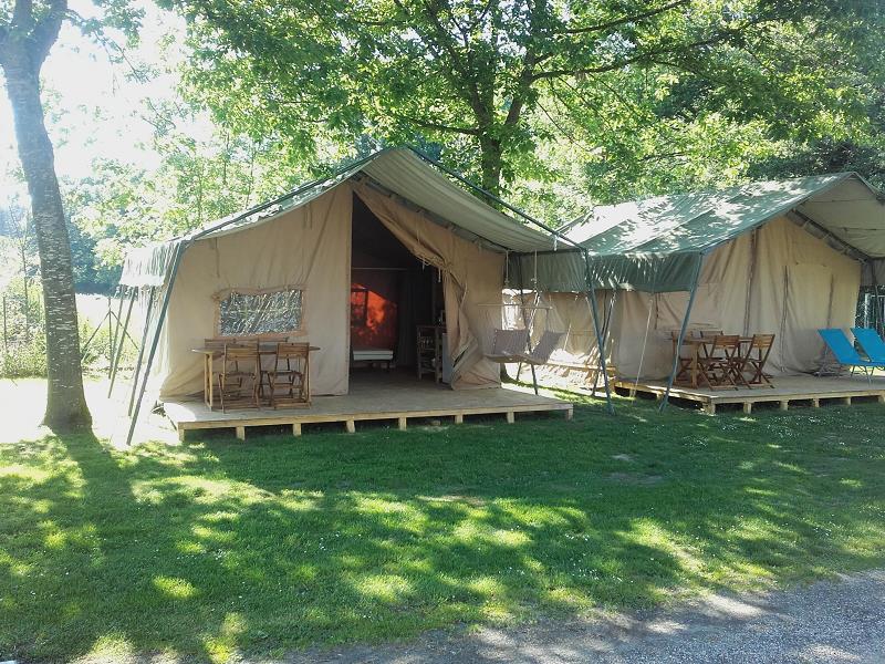 Location - Tentes Lodges Safari 2 Chambres  4/5 Personnes - Camping Les Eydoches