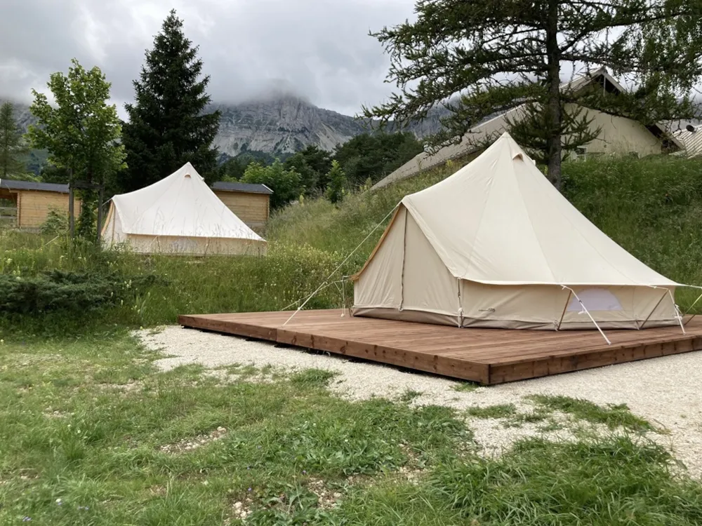 Emplacement - Tipi Prêt À Camper - Camping Caravaneige Les 4 Saisons