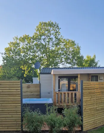 Location - Mobil-Home Premium 2 Chambres - Avec Lave-Vaisselle + Spa Privatif - Camping La Petite Ville
