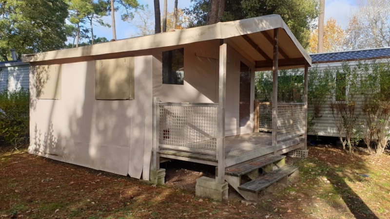 lodge tent without sanitary facilities