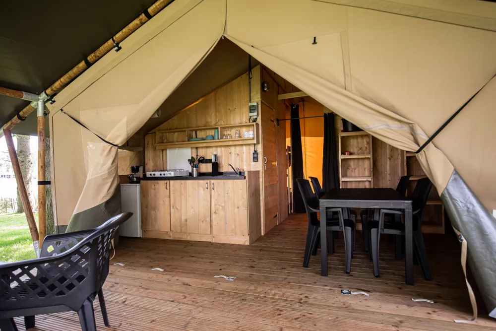 Location - Tente Lodge Premium Avec Sanitaires 5 Personnes - Camping Le Champ Long
