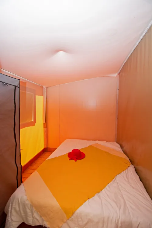 Location - Tente Lodge Sans Sanitaires - image n°5 - Camping Le Champ Long