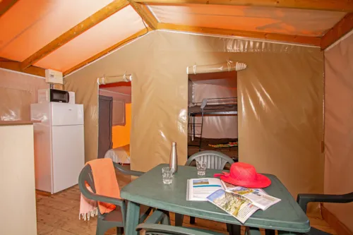 Location - Tente Lodge Sans Sanitaires - image n°2 - Camping Le Champ Long