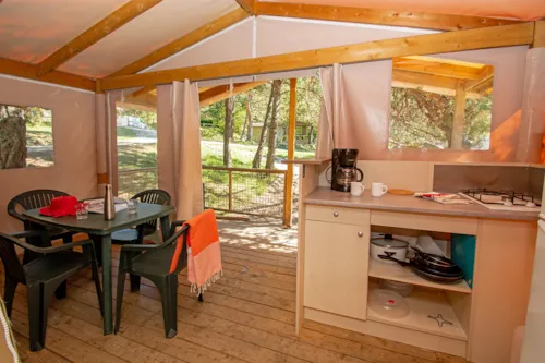 Location - Tente Lodge Sans Sanitaires - image n°3 - Camping Le Champ Long