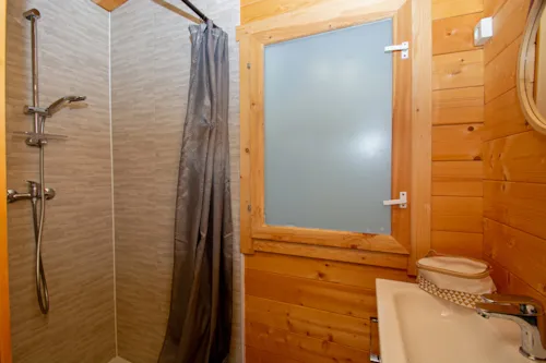 Mietunterkunft - Premium-Ferienhaus 6-8 Personen + Spa - image n°5 - Camping Le Champ Long