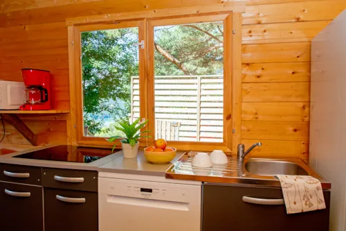 Mietunterkunft - Premium-Ferienhaus 6-8 Personen + Spa - image n°3 - Camping Le Champ Long