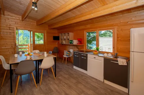 Mietunterkunft - Premium-Ferienhaus 6-8 Personen + Spa - image n°4 - Camping Le Champ Long