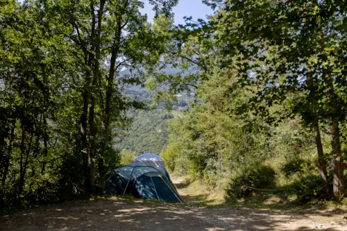Stellplatz - Solo-Paket Fahrrad/Motorrad - image n°1 - Camping Le Champ Long
