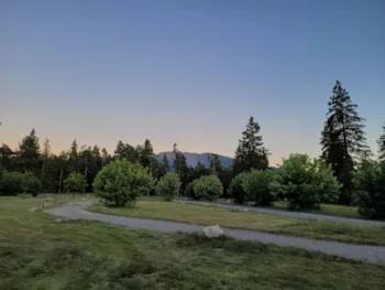 Stellplatz - Pitch Caravaning  (+ Strom, Eher Für Wohnmobile & Caravans Reserviert) - Camping LE PETIT CANADA      (Les Bouillouses)