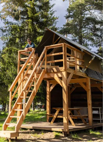 Mietunterkunft - Lodge Wanderer Auf Pfählen (2 Etagen 12.5M2)- 1 Bedroom (8 M2) + Küche - Camping LE PETIT CANADA      (Les Bouillouses)