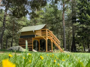Mietunterkunft - Lodge Wanderer Auf Pfählen (2 Etagen 12.5M2)- 1 Bedroom (8 M2) + Küche - Camping LE PETIT CANADA      (Les Bouillouses)