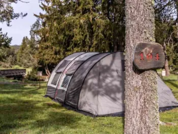 Stellplatz - Pitch Forêt  + (Strom / Näherer Fluss) - Camping LE PETIT CANADA      (Les Bouillouses)