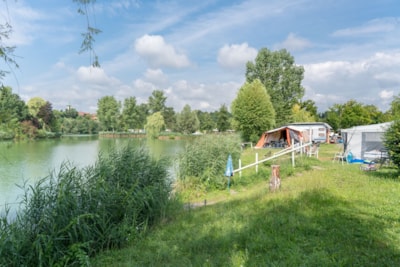 Camping am Hirschfeldsee - Sperrfechter Freizeitpark