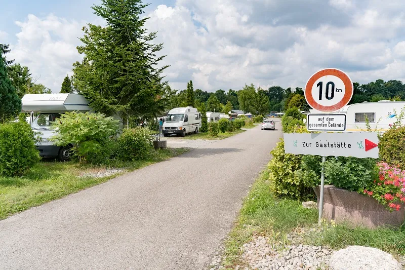 Camping am Hirschfeldsee - Sperrfechter Freizeitpark